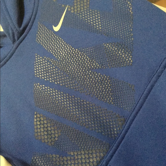 Nike Thermal Fit Boys Pullover Hoodie - Picture 3 of 4